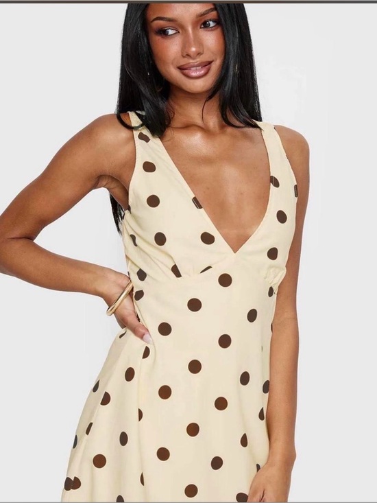 Princess Polly Dresses & Skirts - Princess Polly Cream Polka Dot V-Neck Dress